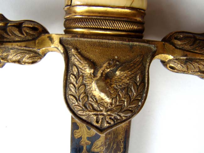 A fine American eagle pommel Naval officer's sword circa 1815-1825 — image 3
